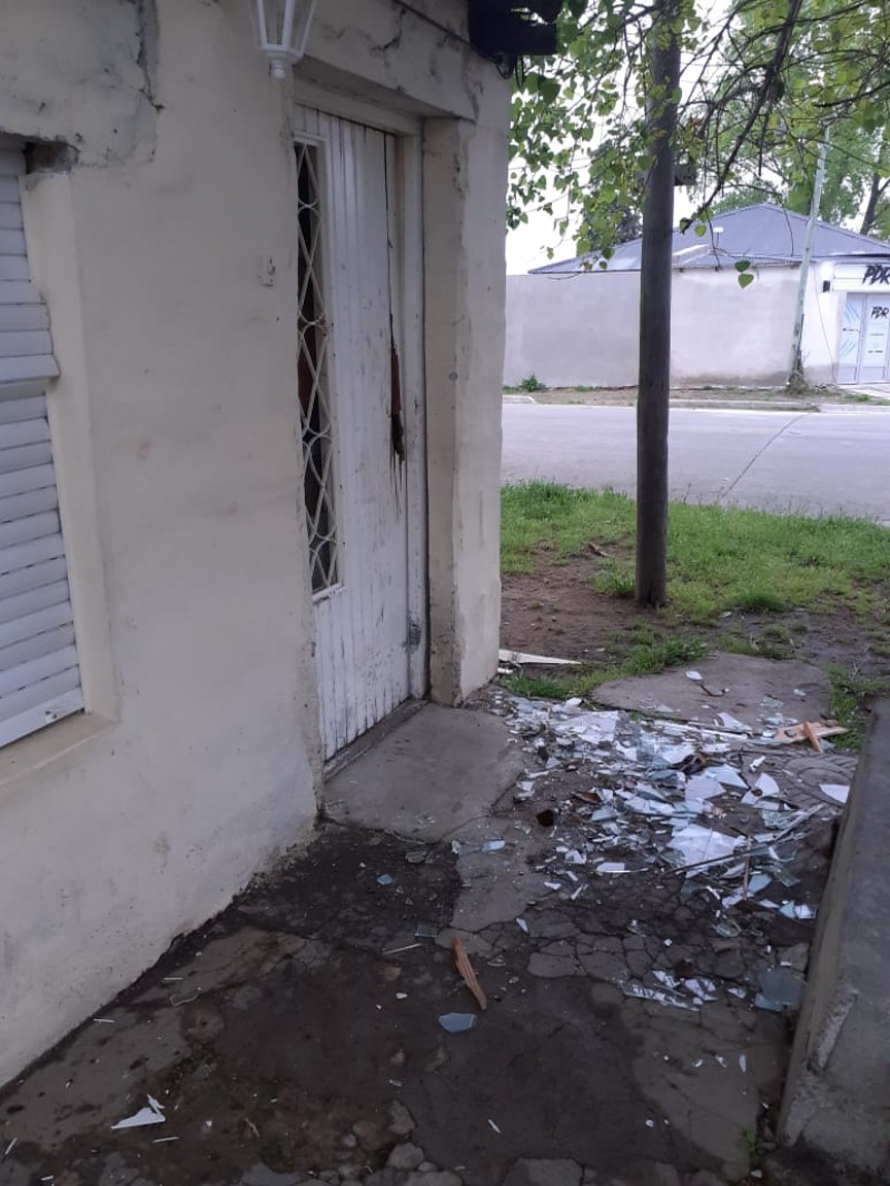 Barrio Hiplito Irigoyen: daaron y entraron a una casa por la fuerza